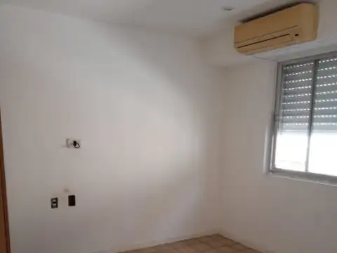 GARIBALDI ENTRE 1 DE MAYO Y 25 DE  DICIEMBRE , Piso 0