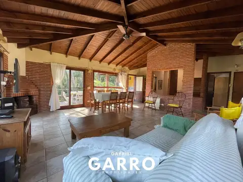 Casa 5 ambientes con 3 baños