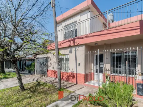 VENTA PH TIPO CASA EN ITUZAINGÓ CON PATIO Y TERRAZA