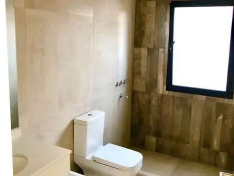 Casa en Venta en Pilar del Este - San Ramiro, USD 185.000