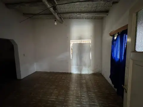 Casa 6 ambientes con 2 baños