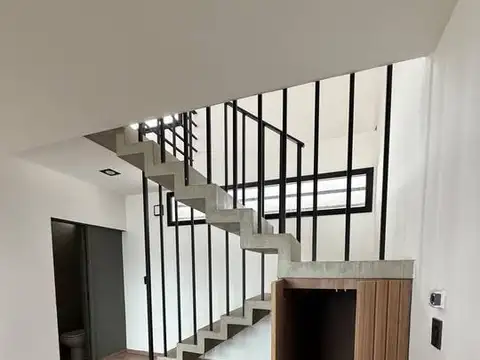 VENTA DUPLEX 3 DORMITORIOS A ESTRENAR EXCELENTES TERMINACIONES 140 m2