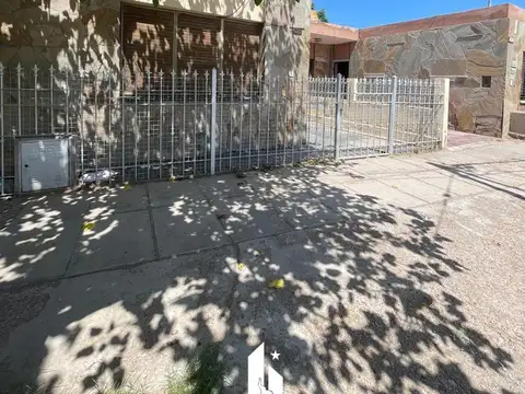 Casa 6 ambientes con 1 baño