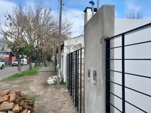 Casa 3 ambientes con 2 baños
