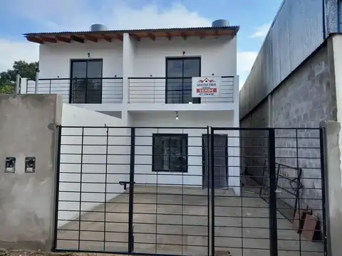 VENDO DÚPLEX DE CATEGORÍA A ESTRENAR EN ESQUINA CORRIENTES.