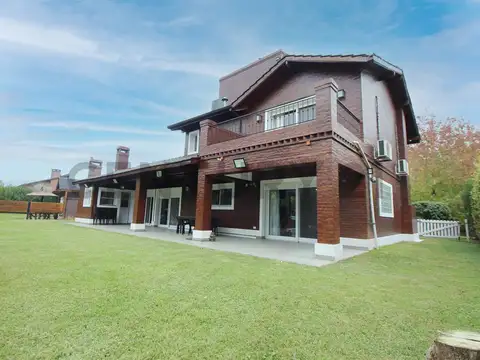 Casa 5 ambientes con 2 baños