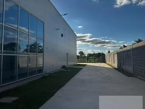 Galpón Comercial En Venta Sobre Ruta 9 - Villa María