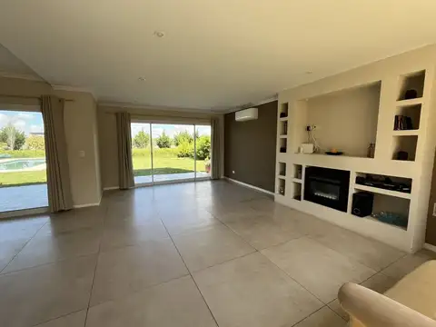 Casa a la laguna – El Cantón, Puerto