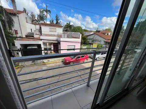 VENTA MONOAMB CON COCHERA ITUZAINGO NORTE/APT CRED
