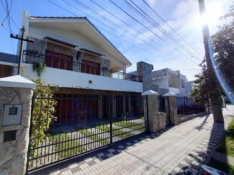 Av. nuestra sra. del Rosario al 300 entre ayacucho y leiva