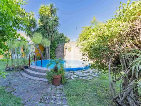 Casa en Venta con 1 cochera