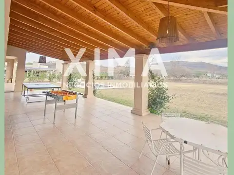 Casa en Venta con 2 cocheras