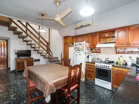 CASA EN VENTA TRES DORMITORIOS BARRIO BELGRANO