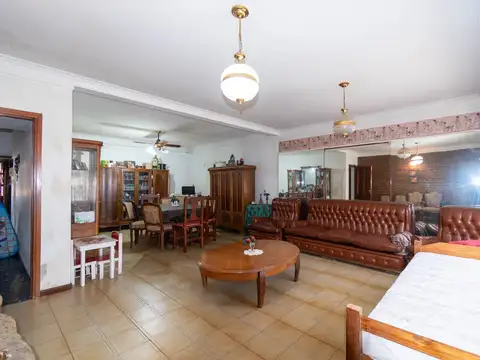 CASA EN VENTA TRES DORMITORIOS BARRIO BELGRANO