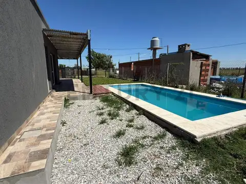 Casa 2 ambientes con 1 baño