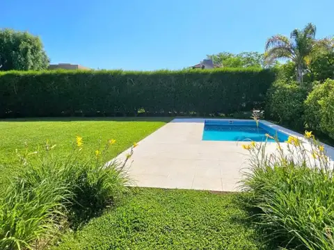 Casa en Venta en San Isidro Labrador, USD 440.000