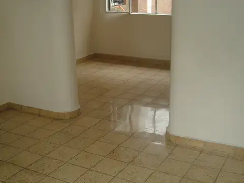 Depto Tipo Casa en Venta en Villa del Parque, USD 165.000