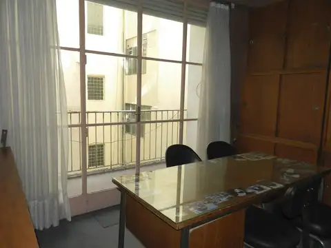 Oficina 2 ambientes con 1 baño