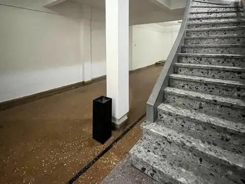 Depto Tipo Casa en Venta con 2 cocheras