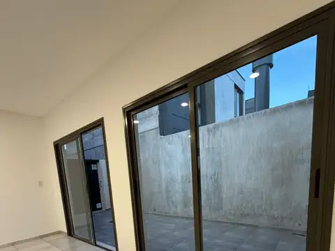 Casa 3 ambientes con 1 baño