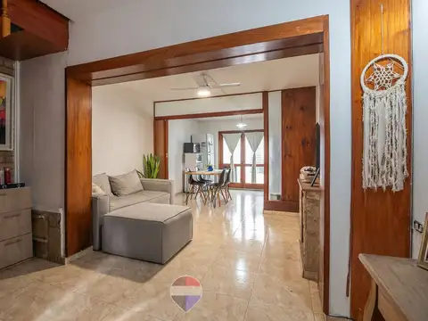 Casa en Venta con 3 cocheras