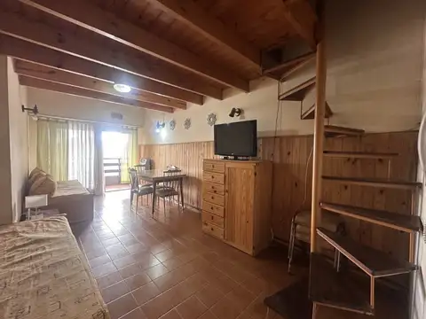 Calle 10 1700, Piso 1