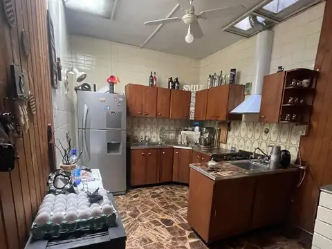 Casa 4 ambientes con 2 baños