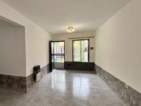 Depto Tipo Casa en Alquiler de 2 dormitorios