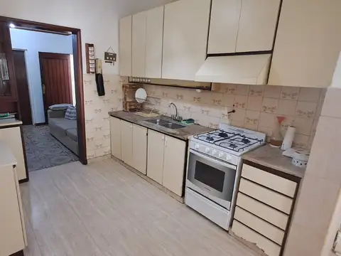 Casa 4 ambientes con 1 baño