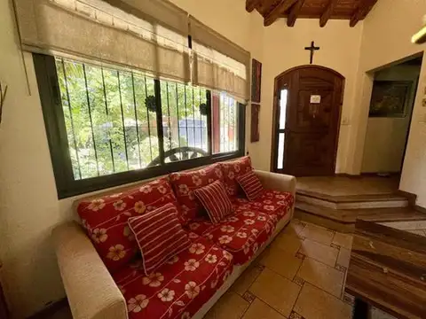 Casa en Venta con 4 cocheras