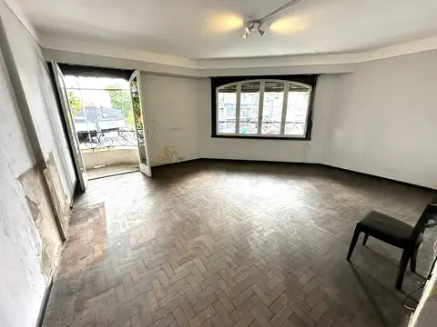 Depto.tipo casa de 5 ambientes en Venta en Flores