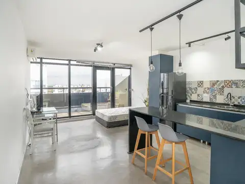 LUMINOSO MONOAMBIENTE  CON COCHERA - APTO VIVIENDA u OFICINA