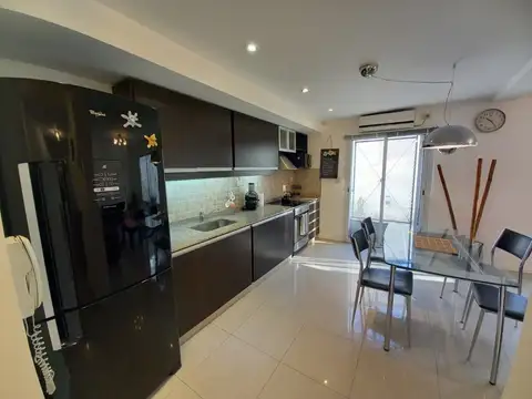 Departamento en Alquiler con 3 cocheras