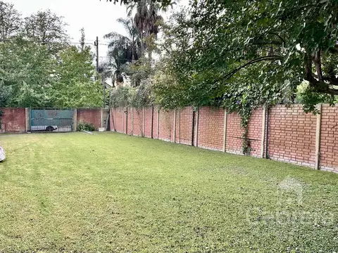 Casa en Venta con 4 cocheras
