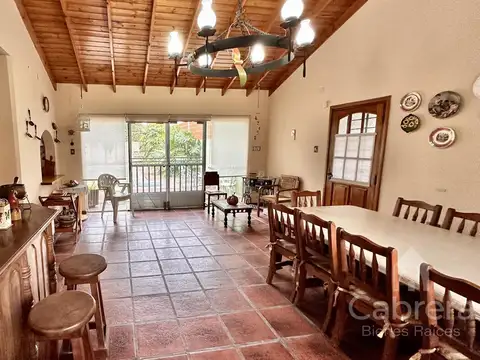 Casa 3 ambientes con 2 baños