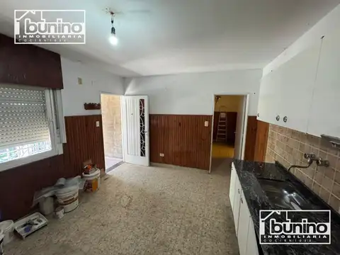 Casa 4 ambientes con 1 baño