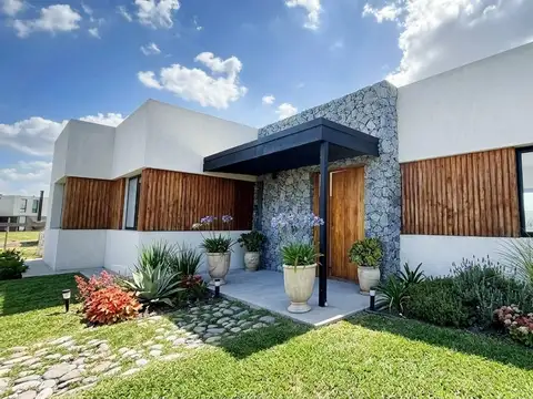Casa en Venta, 4 Ambientes, en El Campo Cardales, Campana,  Gba Norte