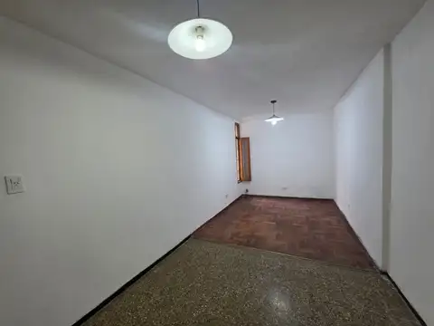 Casa en Alquiler con 1 cochera