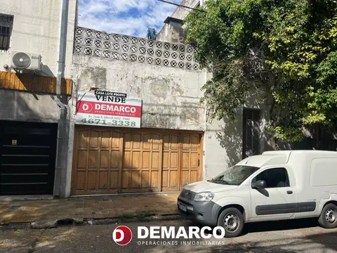CASA EX MUNICIPAL CON COCHERA DOBLE, SOBRE LOTE PROPIO