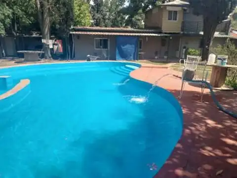 Quinta en Venta con 3 cocheras