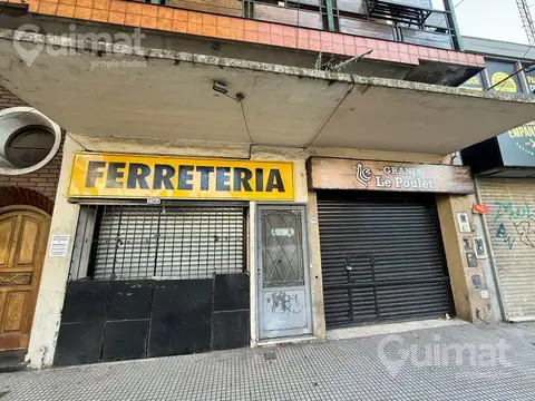 Gran Oportunidad! 2 locales comerciales más PH en block (259M2) - Av. San Martín 2500 - Sin Expensas