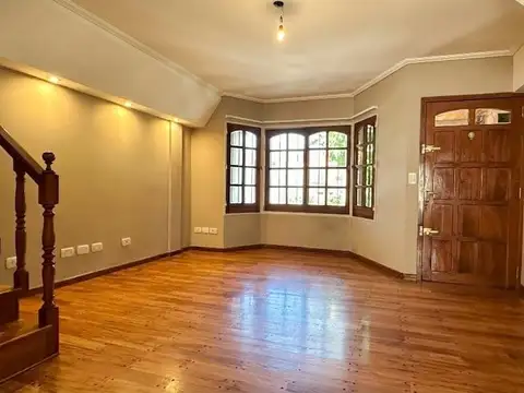 Depto Tipo Casa en Venta con 1 cocheras