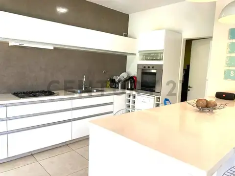 ALQUILER TEMPORARIO, CASA 4 AMBIENTES CON PILETA EN EL BARRIO PRIVADO LOS ARCES, LA CAÑADA DE PILA