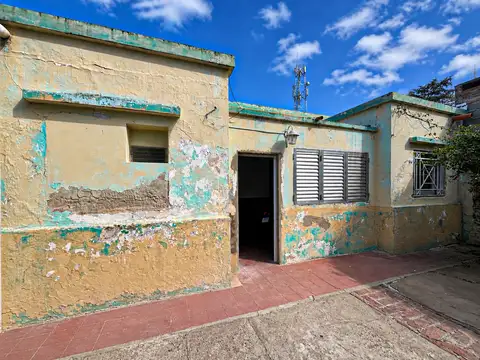 VENTA/ PERMUTA- Casa compuesta por dos viviendas a reciclar- Cañada De Gómez, Santa Fe