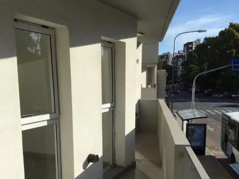 ALQUILER DEPARTAMENTO 3 AMB. AL FTE C/BALCÓN BARRACAS CENTRO