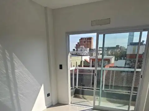 Piso unico con gran terraza y quincho a estrenar