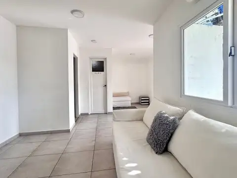 Depto Tipo Casa 5 ambientes con 2 baños