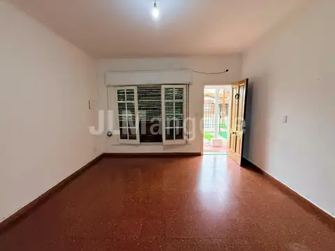 Casa en Alquiler en Villa Luzuriaga, $ 870.000