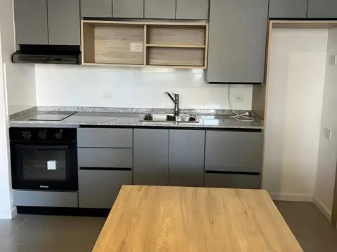 Departamento en Alquiler en Abasto, $ 450.000