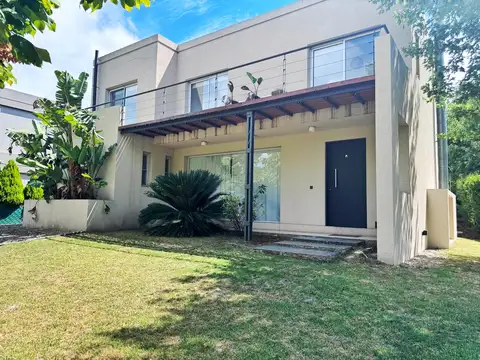 OPORTUNIDAD Casa en venta 3 dormitorios lote en esquina en Sauces Nordelta